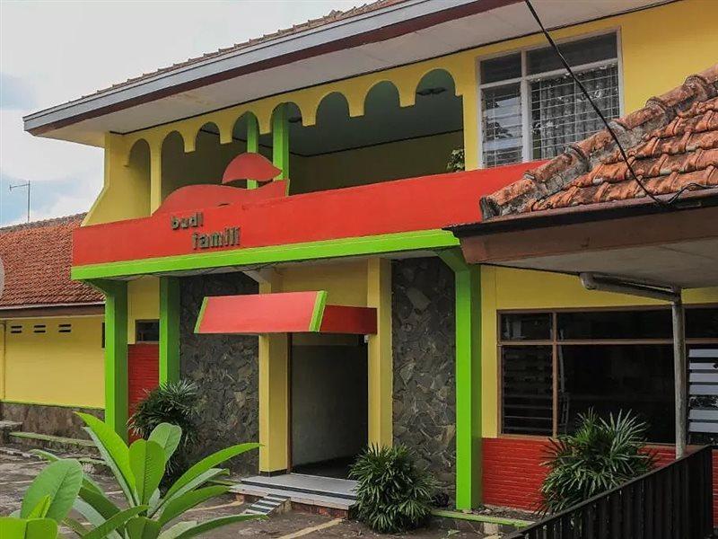 Ciamis Oyo Life 1708 Hotel Budi Famili 1 Syariah מראה חיצוני תמונה