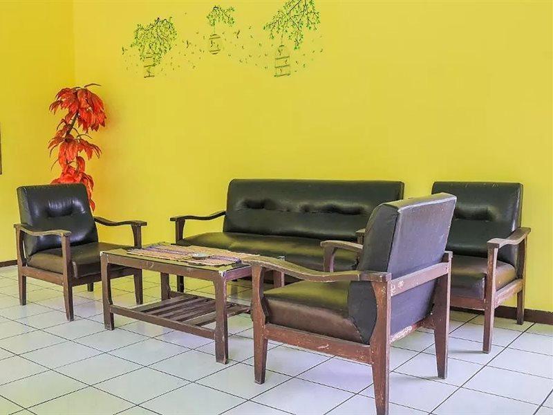 Ciamis Oyo Life 1708 Hotel Budi Famili 1 Syariah מראה חיצוני תמונה
