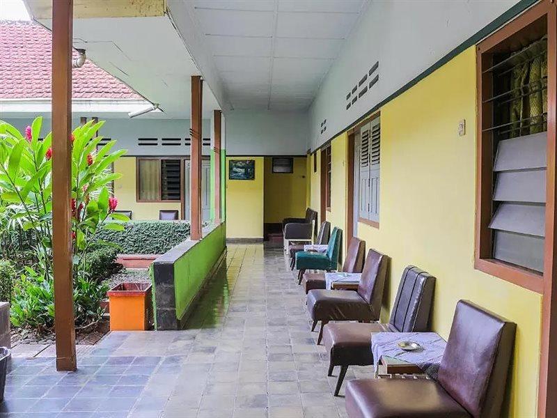 Ciamis Oyo Life 1708 Hotel Budi Famili 1 Syariah מראה חיצוני תמונה
